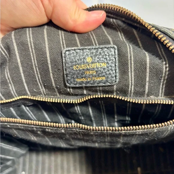 Vintage Black Embossed Satchel - Picture 16 of 16